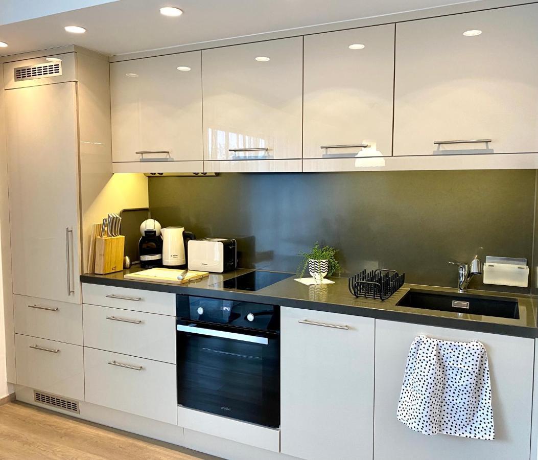 Atrium Apartman Heviz Mit Panoramaterrasse Und Tiefgarage Екстериор снимка
