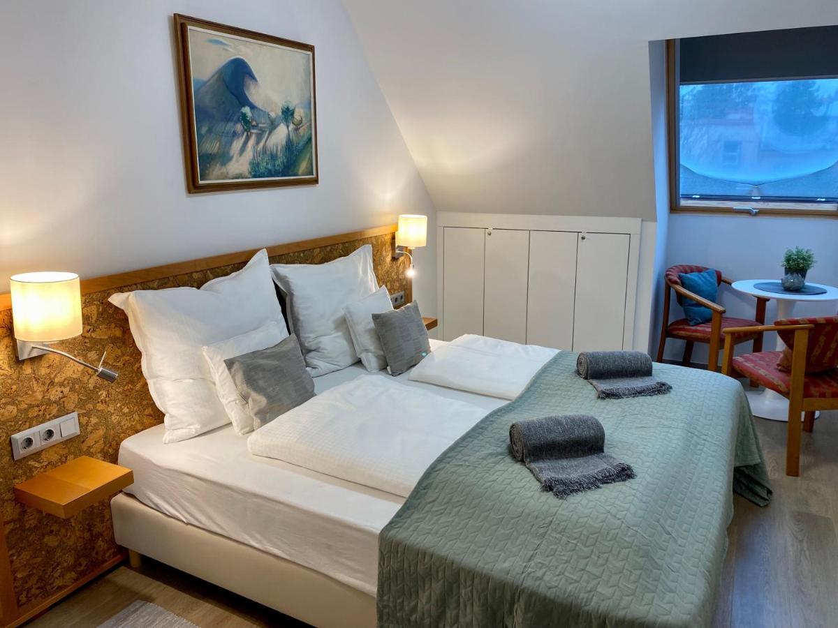 Atrium Apartman Heviz Mit Panoramaterrasse Und Tiefgarage Екстериор снимка