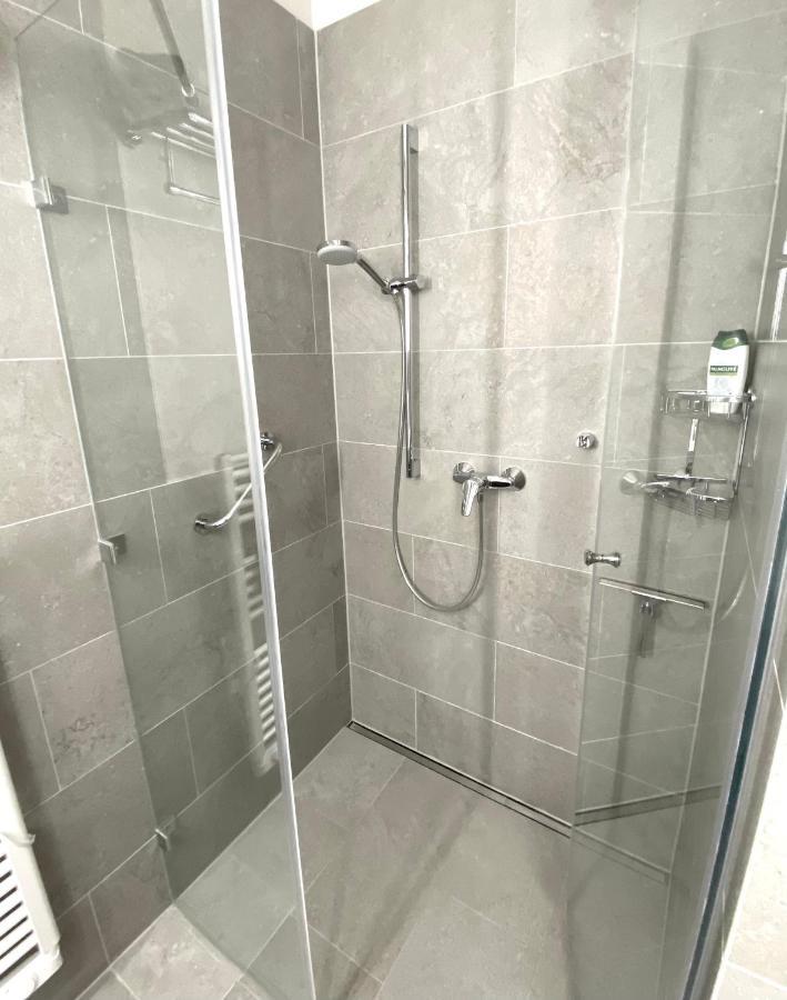 Atrium Apartman Heviz Mit Panoramaterrasse Und Tiefgarage Екстериор снимка