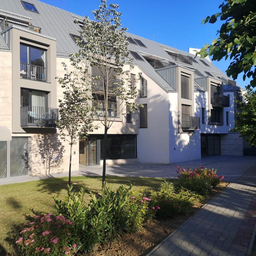 Atrium Apartman Heviz Mit Panoramaterrasse Und Tiefgarage Екстериор снимка