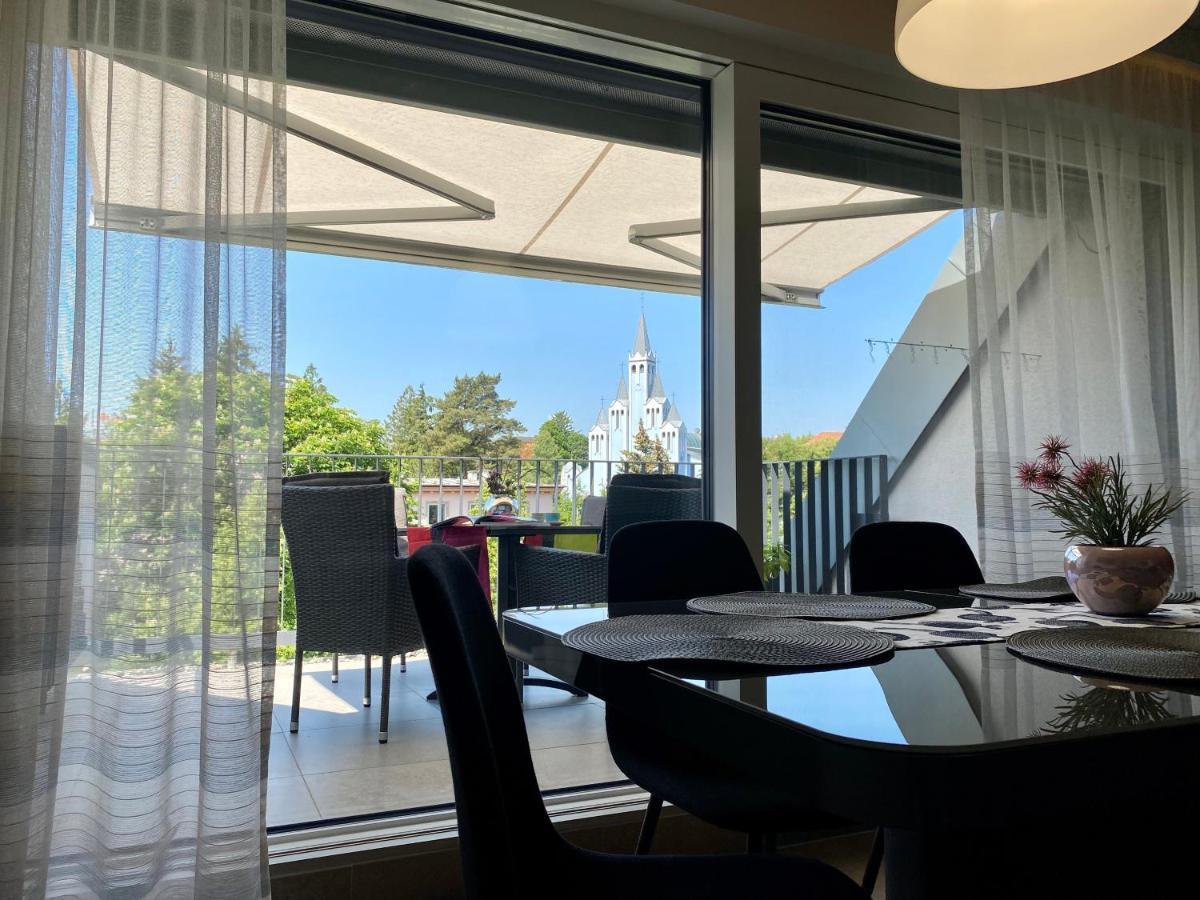 Atrium Apartman Heviz Mit Panoramaterrasse Und Tiefgarage Екстериор снимка