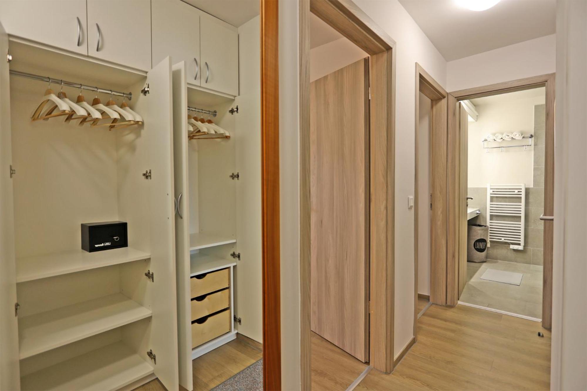Atrium Apartman Heviz Mit Panoramaterrasse Und Tiefgarage Екстериор снимка