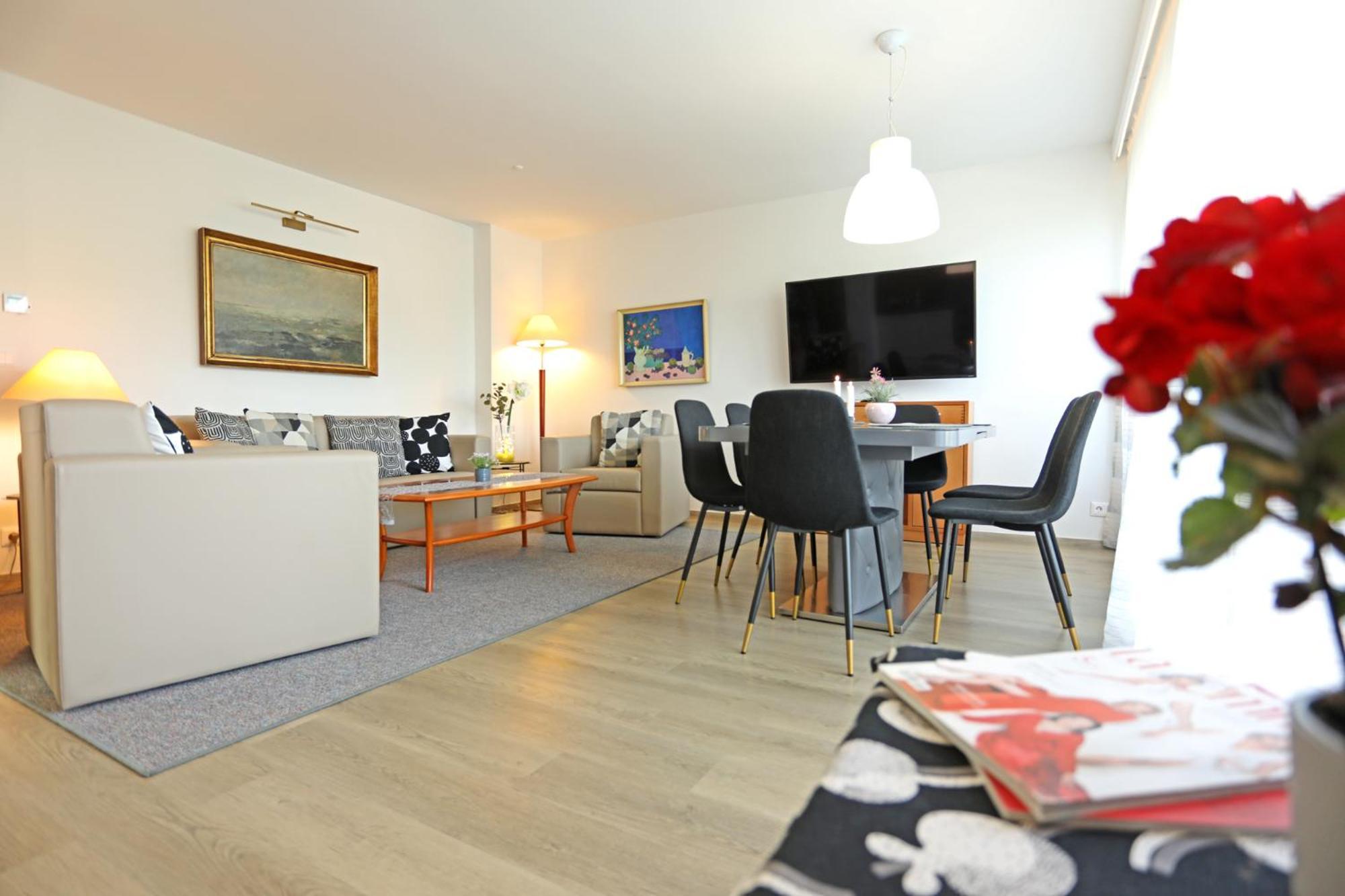 Atrium Apartman Heviz Mit Panoramaterrasse Und Tiefgarage Екстериор снимка