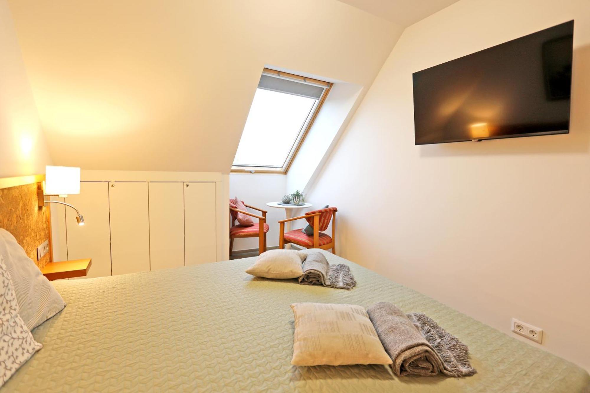 Atrium Apartman Heviz Mit Panoramaterrasse Und Tiefgarage Екстериор снимка